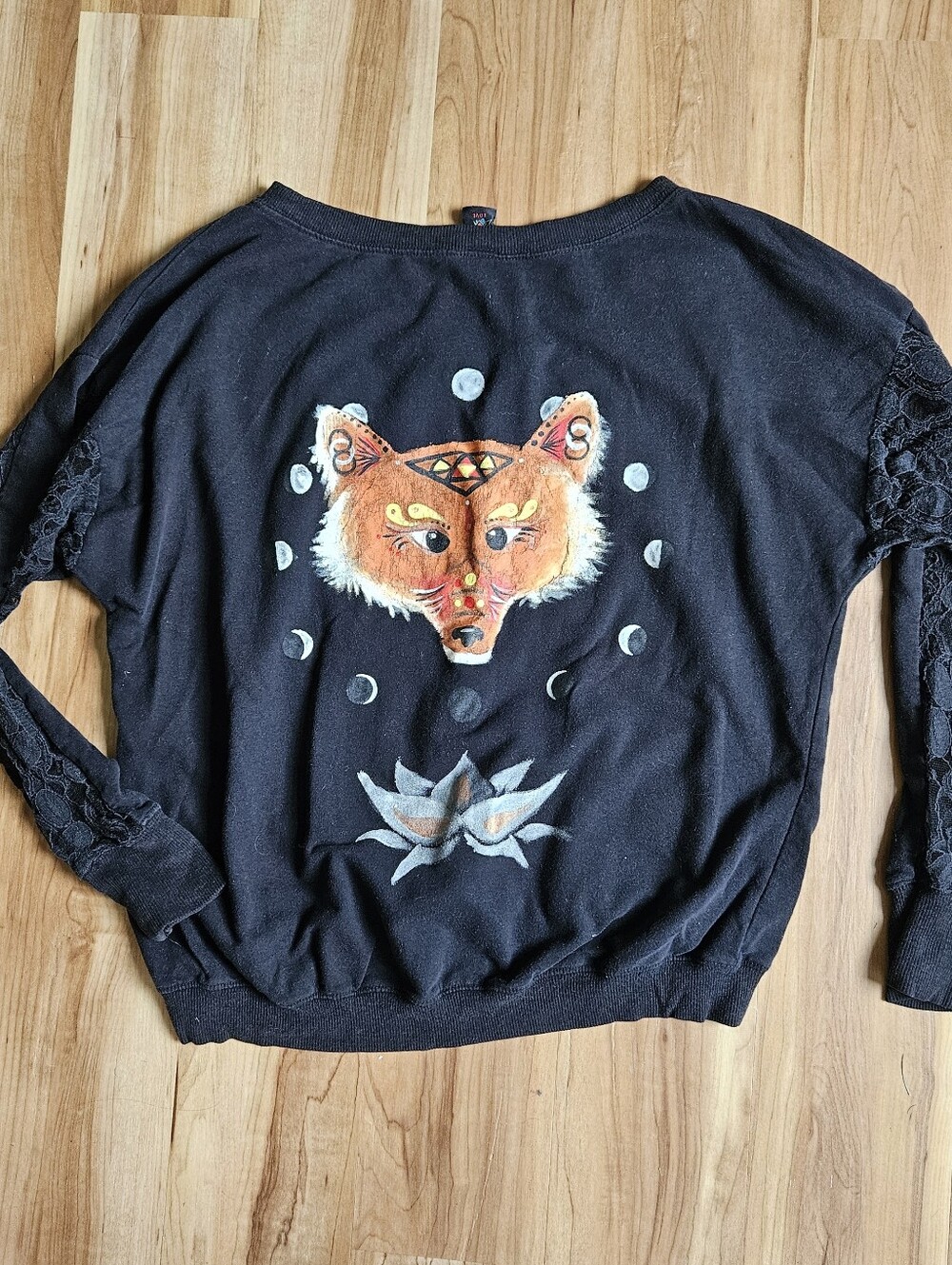 One Of A Kind Hand Painted Moon Phase Fox Pullover - Picture 1 of 6